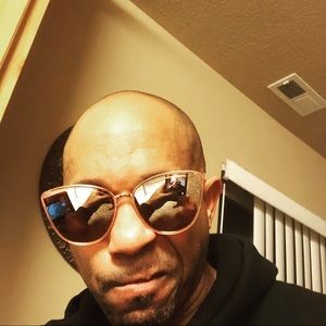 Meet your Posher, Victor